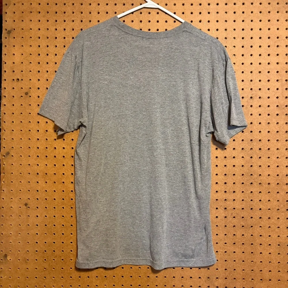 108 Stitches Graphic Tee Large Gray Banksy Flower Thrower Baseball Street Art